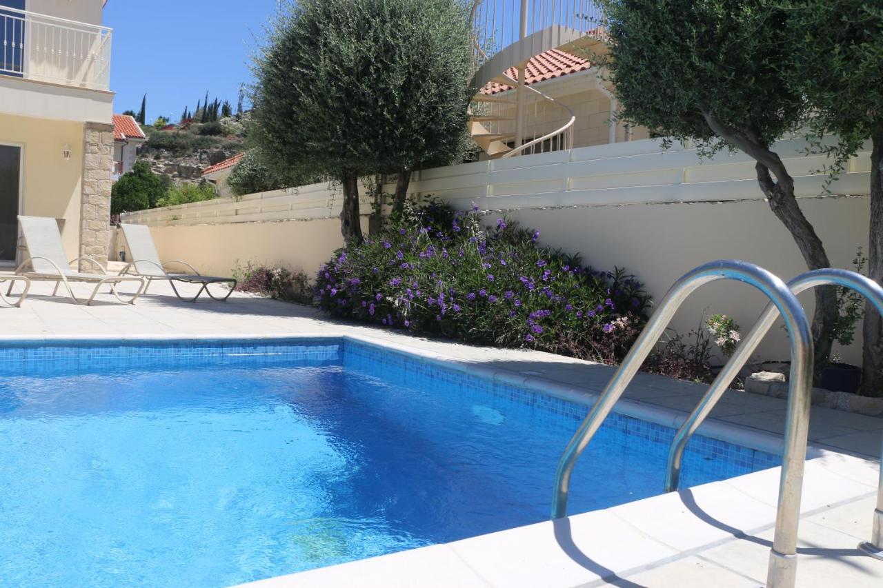 Rossa Villa Pissoúri